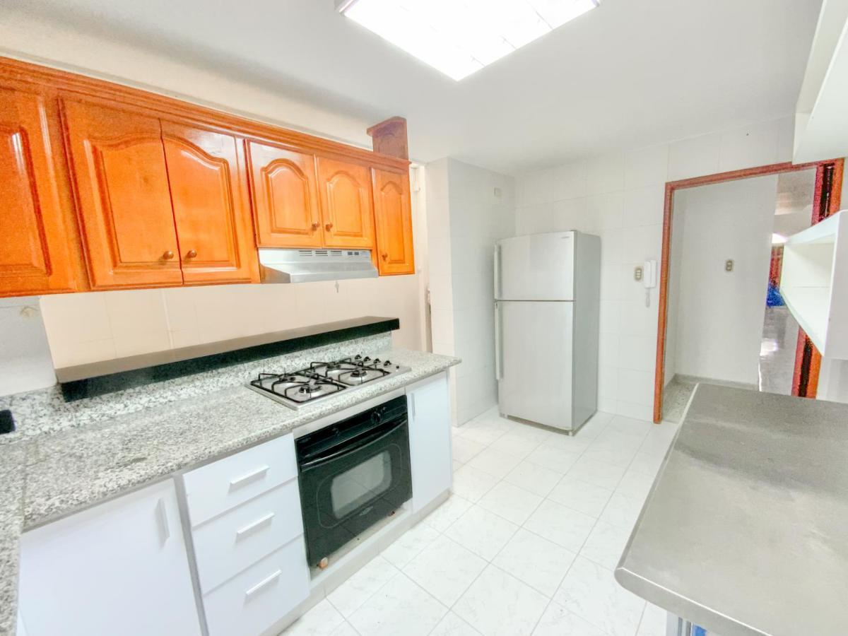 Hotel Dann Carlton Barranquilla Y Centro De Convenciones ภายนอก รูปภาพ A typical kitchen in a student residence hall