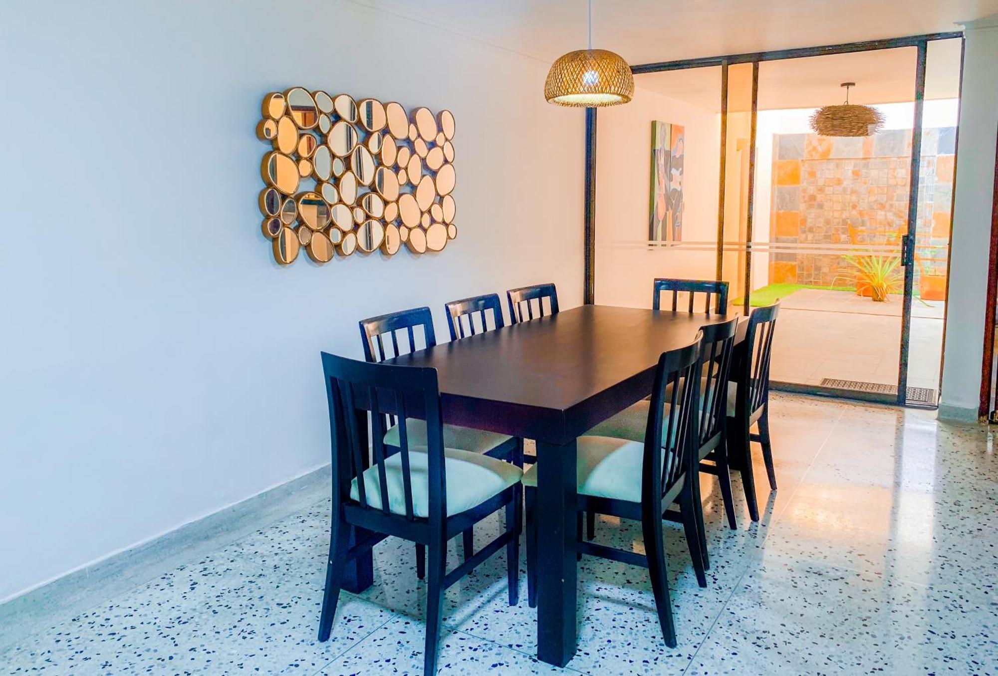 Hotel Dann Carlton Barranquilla Y Centro De Convenciones ภายนอก รูปภาพ A dining room in a house