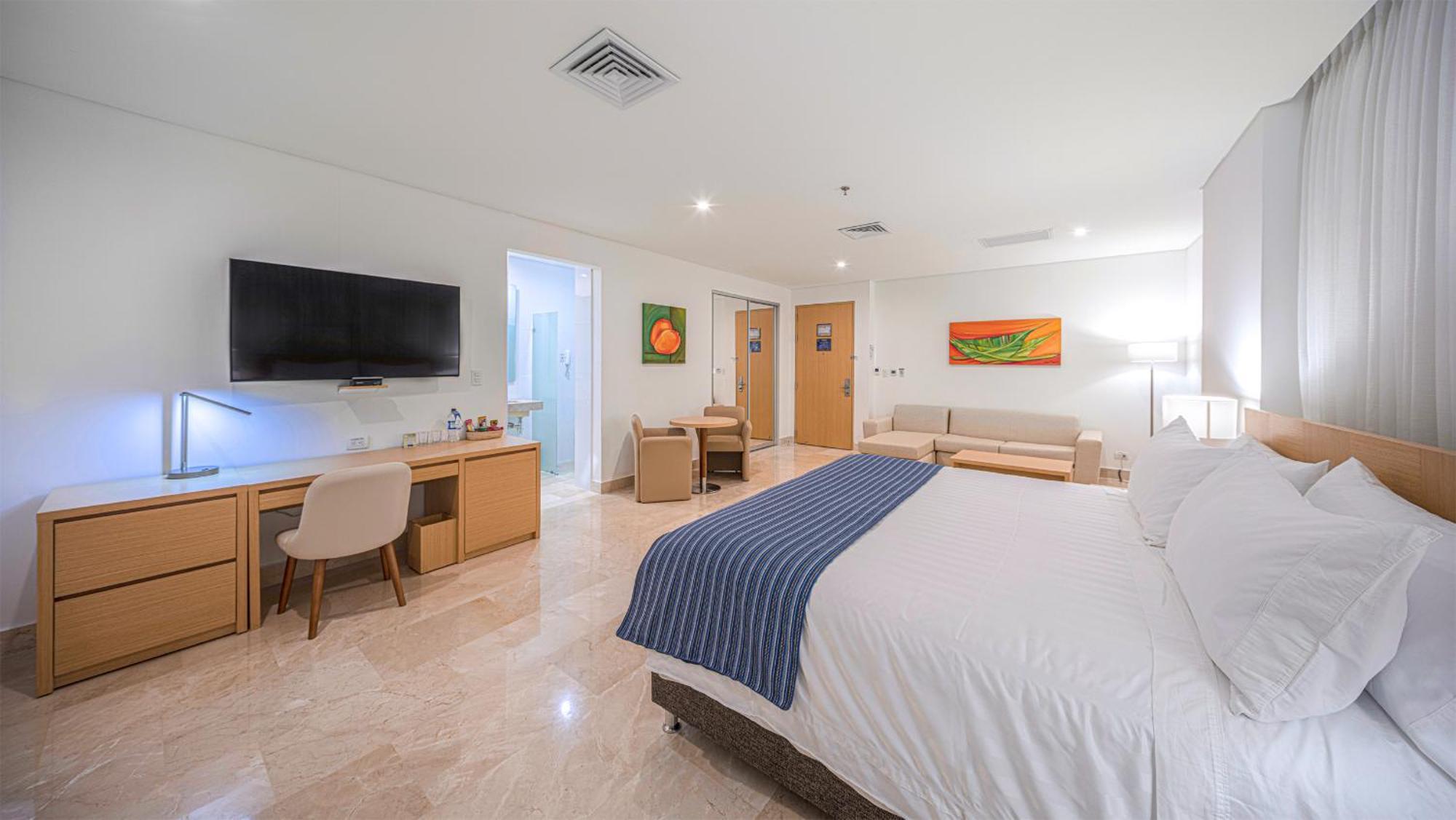 Hotel Dann Carlton Barranquilla Y Centro De Convenciones ภายนอก รูปภาพ A room at the hotel