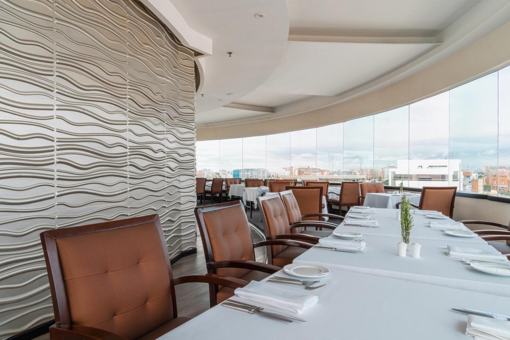 Hotel Dann Carlton Barranquilla Y Centro De Convenciones ภายนอก รูปภาพ Restaurant