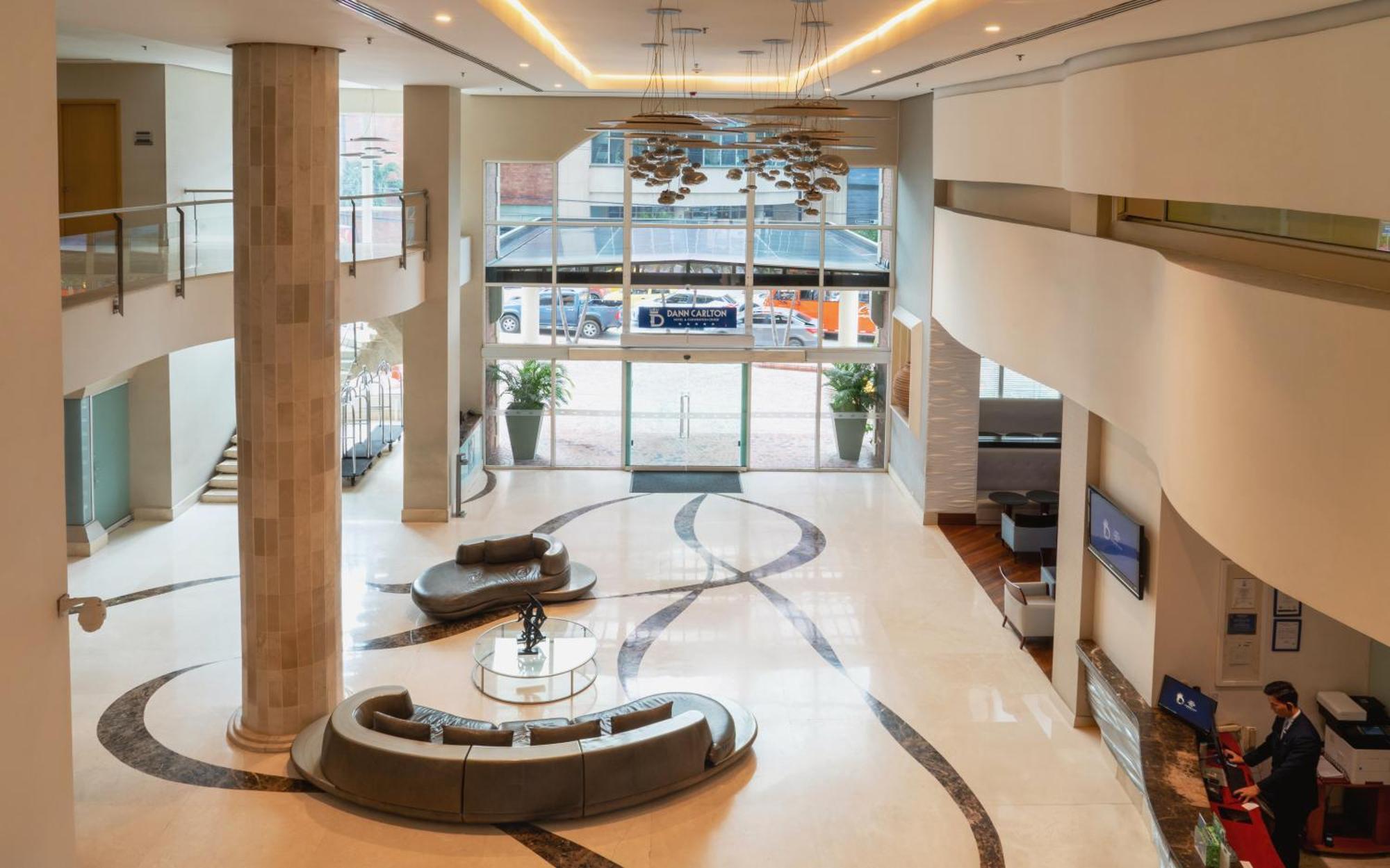 Hotel Dann Carlton Barranquilla Y Centro De Convenciones ภายนอก รูปภาพ The lobby of the hotel