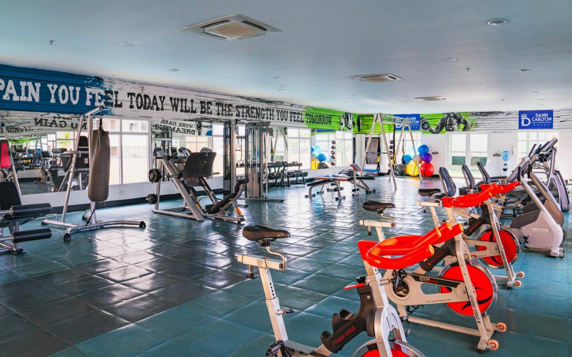 Hotel Dann Carlton Barranquilla Y Centro De Convenciones ภายนอก รูปภาพ The gym at the University of Asia Pacific