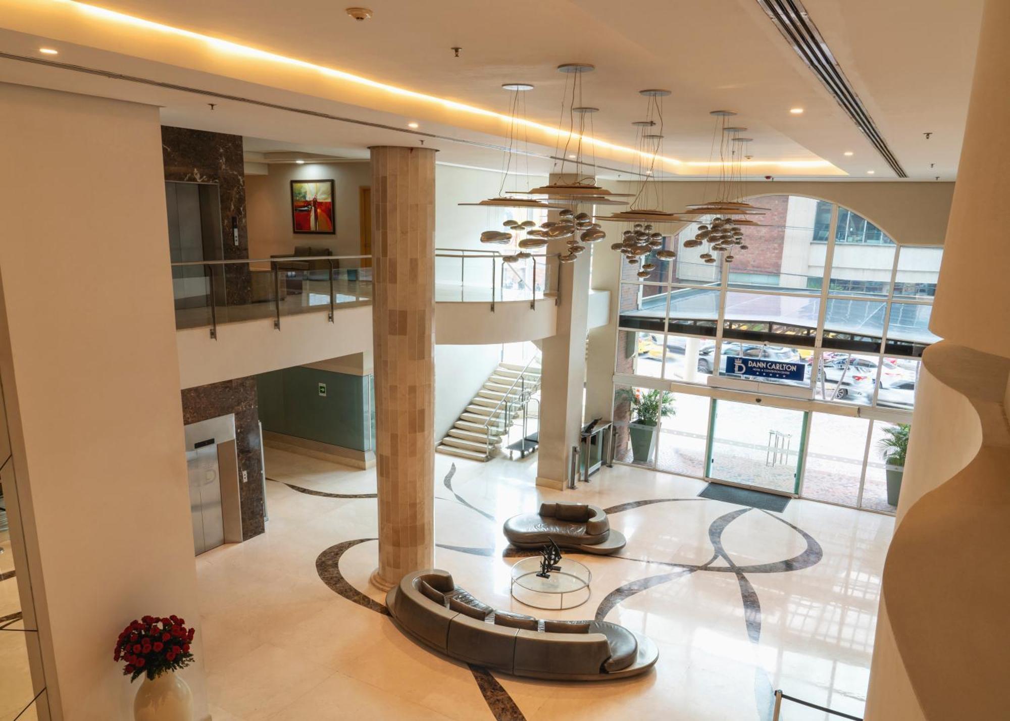 Hotel Dann Carlton Barranquilla Y Centro De Convenciones ภายนอก รูปภาพ The lobby of the hospital